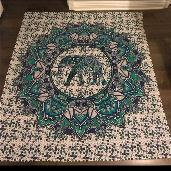 Wall Tapestry - Picture 2 of 3